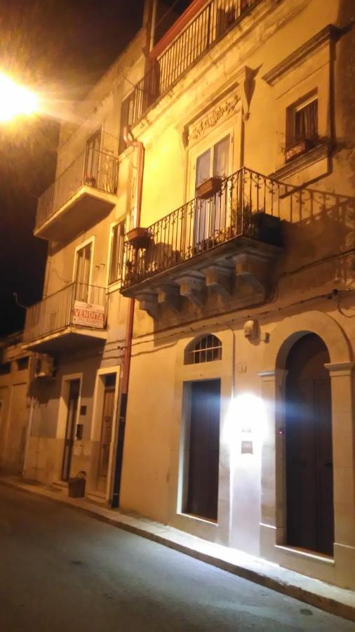 Casa Dell'Aquila Barocca Apartment Рагуза Екстериор снимка
